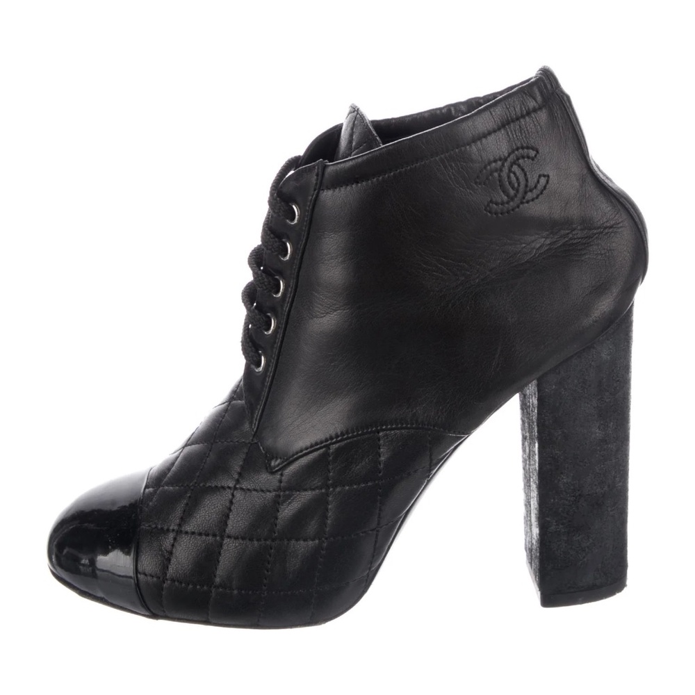 Chanel Interlocking CC Logo Leather Lace-Up Boots size 36.5 Great condition